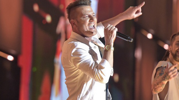 RMF Extra: Wokalista zespołu disco polo został ojcem! Radosną nowiną podzielił się w sieci