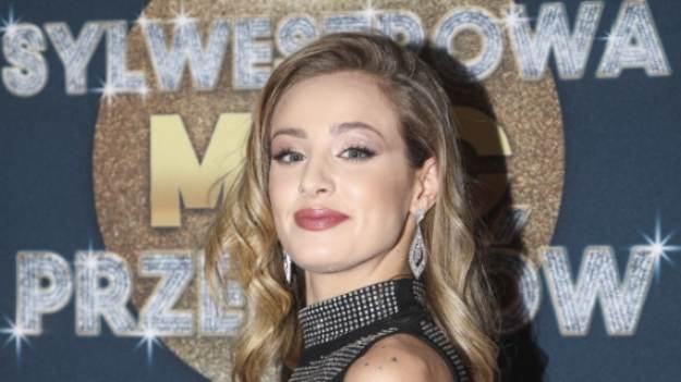 RMF Extra: Fani w konsternacji na widok Wiktorii Gąsiewskiej. Winne temu odważne sceny aktorki w nowej produkcji [WIDEO] 