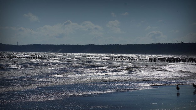 RMF Extra: Uwaga! Lodowata woda w Bałtyku. Kąpiel w tak zimnej wodzie jest niebezpieczna!