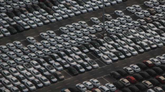 RMF Extra: Volkswagen wynajmuje stadion futbolowy w Detroit do przechowywania wadliwych aut?