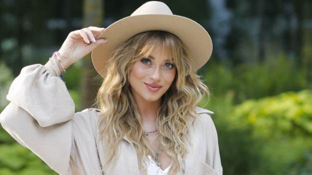 RMF Extra: Marcelina Zawadzka na nowych zdjęciach z partnerem. Postawiła na oryginalny strój! "Olśniewająco"