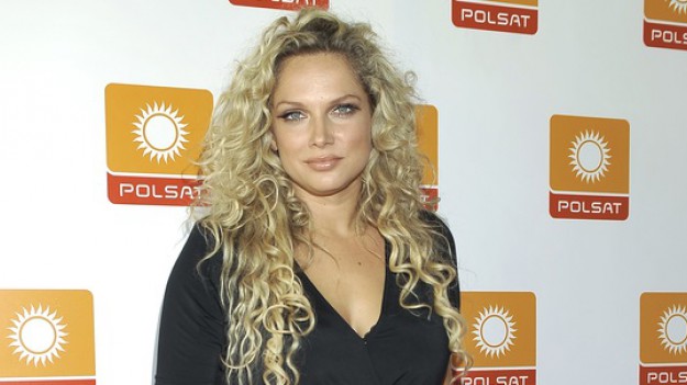 RMF Extra: Joanna Liszowska eksponuje biust. Śmiałe zdjęcie aktorki rozgrzało internautów!