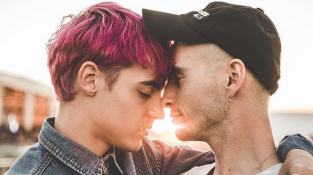 RMF Extra: Radek Pestka i jego chłopak pobici. Szokujące zdjęcie zwycięzcy "Top Model"