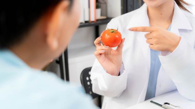 Pomidory zmniejszają ryzyko zachorowania na..