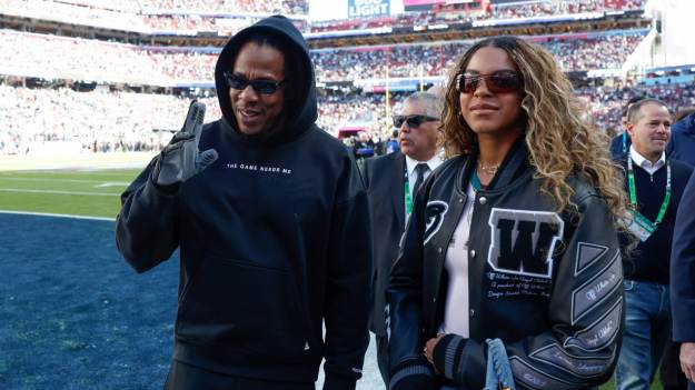 RMF Extra: Jay-Z zabrał córki na Super Bowl. 14-letnia Blue Ivy to już kopia Beyoncé