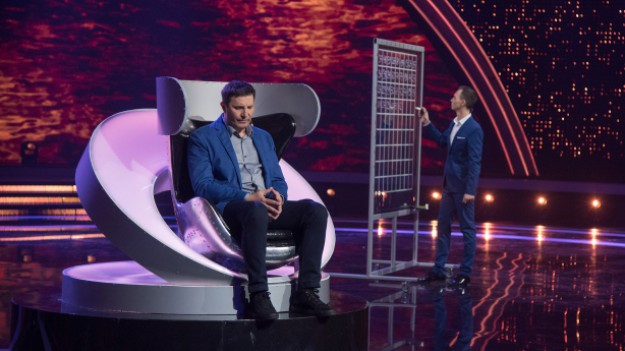 RMF Extra: The Brain. Genialny Umysł: Uczestnik spróbuje zapamiętać ilość wody w kieliszkach tylko po wydawanych przez nie dźwiękach! 