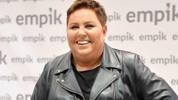 RMF Extra: Dorota Wellman: Dostanie pół miliona złotych odszkodowania za wpis na Twitterze pisarza Jacka Piekary!