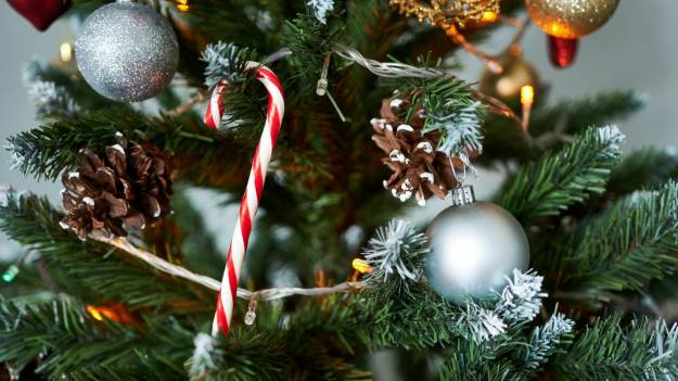 RMF Extra: Kiedy rozebrać choinkę? Trzy daty, które musisz znać