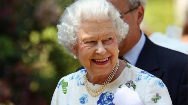 RMF Extra: Sprawdź, jakiego lakieru do paznokci od 28 lat używa królowa Elżbieta II! Nie uwierzysz w jego cenę!