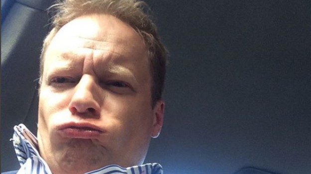 RMF Extra: Maciej Stuhr obrażany przez "fankę", która życzy mu śmierci: "Znalazła adres teatru, kupiła kopertę i znaczek"