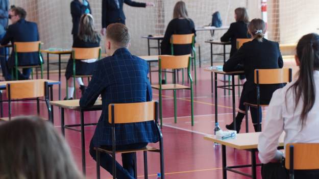 RMF Extra: Nie zdał matury z zaskakującego powodu. Historia, jaką opisał w wypracowaniu, była... niezgodna z prawem