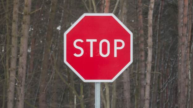 RMF Extra: Podstawowy błąd na widok znaku STOP. Nie daj się zaskoczyć!