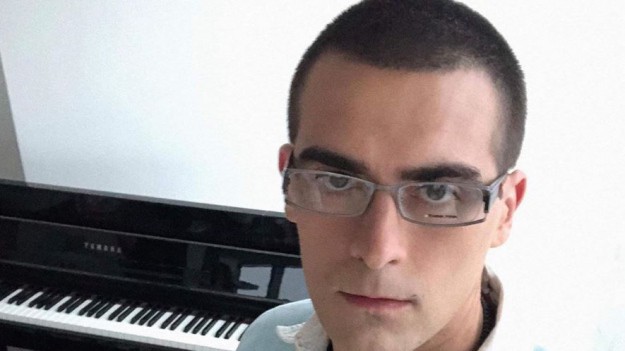 RMF Extra: Quebonafide na okładce krzyżówek! Raper nie rezygnuje z zaskakującego wizerunku