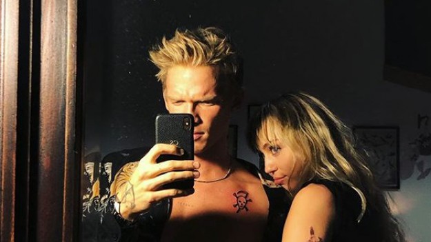 RMF Extra: Miley Cyrus znalazła nową miłość? Jej najnowsze zdjęcie z chłopakiem szokuje!