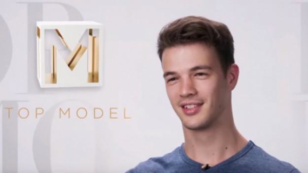 RMF Extra: "Top Model". Uczestnik programu opublikował zdjęcie z łóżka. Nie jest w nim sam...