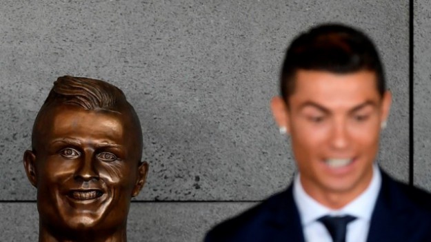 RMF Extra: Poznajecie? Cristiano Ronaldo doczekał się pomnika. Internauci nie mają litości