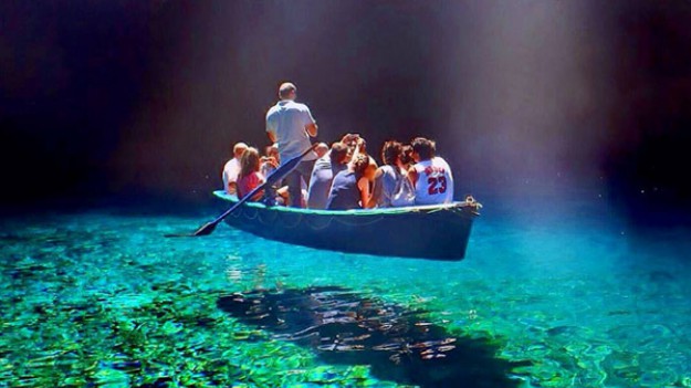 RMF Extra: Łodzie pływają w powietrzu?! To miejsce istnieje naprawdę!