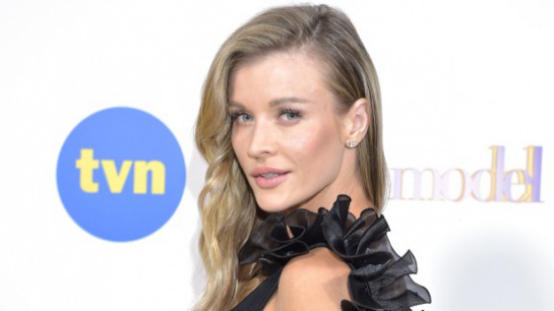 RMF Extra: Joanna Krupa w koronkowej bieliźnie. Modelka na nowym zdjęciu rozpala zmysły