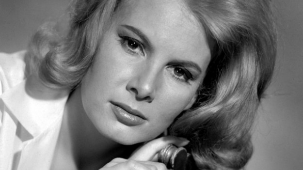 RMF Extra: Nie żyje dziewczyna Bonda, Molly Peters