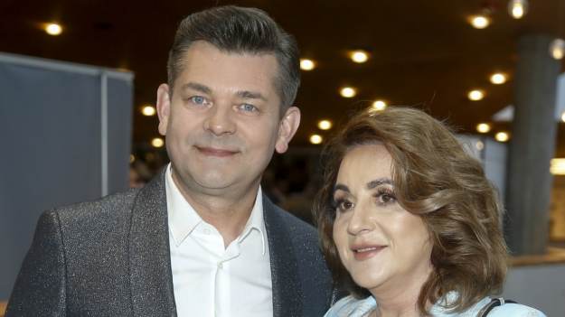 RMF Extra: Skórzana mini, blond włosy i odmieniona twarz. Danuta Martyniuk szokuje metamorfozą [FOTO]