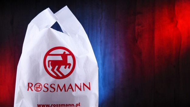 RMF Extra: Rossmann. Kosmetyki do makijażu nawet -70% taniej. Kiedy startuje promocja?