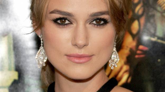 RMF Extra: Keira Knightley topless. Aktorka przed obiektywem stanęła w niecodziennej stylizacji... [FOTO]