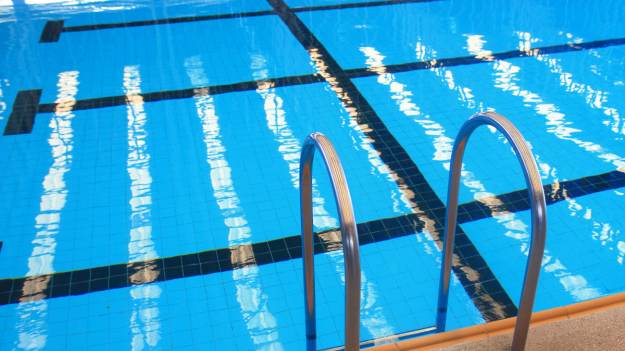 RMF Extra: Myjesz się na basenie? Zadbaj o higienę nie tylko przed kąpielą. To ważne!