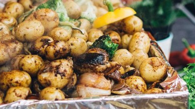 RMF Extra: Masz ochotę na pieczone ziemniaki w mundurkach? Podpowiadamy, jak je zrobić