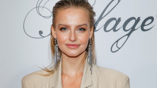 RMF Extra: Karolina Pisarek w rankingu Najpiękniejszych Twarzy Świata 2019! Polka na lepszej pozycji niż Selen Gomez i Ariana Grande! 