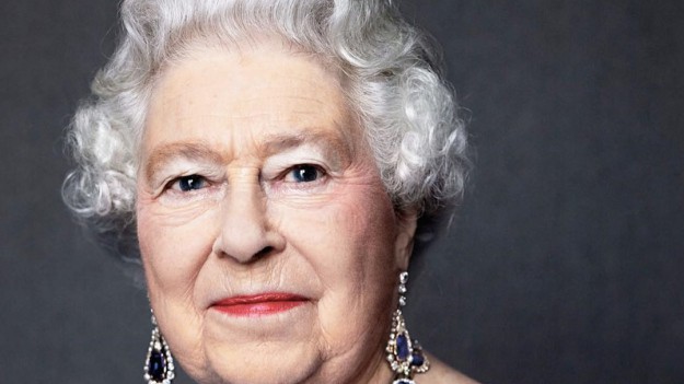 RMF Extra: Królowa Elżbieta z powodu Meghan Markle złamała ważną zasadę. Tak nie potraktowała nawet Kate!