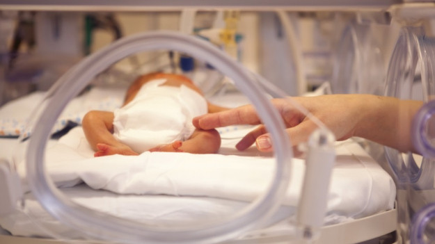 RMF Extra: Noworodek z wykształconym ogonem. Nietypowy poród zaskoczył lekarzy! [+18]