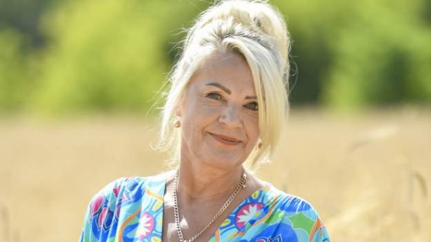 RMF Extra: Elżbieta Czabator z "Rolnik szuka żony" pokazała mamę. Miały nie lada okazję do świętowania! Lawina życzeń w komentarzach [ZDJĘCIE]