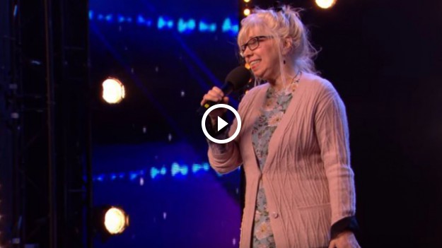 RMF Extra: 68-letnia babcia daje ostro czadu w Mam Talent. Co zaśpiewała?