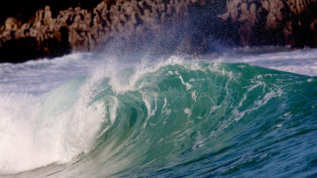 RMF Extra: Tragedia nad polskim morzem. Policjant uratował tonącą dziewczynkę, sam zginął 