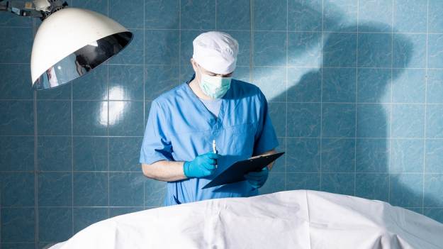 RMF Extra: Trzech lekarzy stwierdziło jego zgon. Obudził się tuż przed swoją sekcją