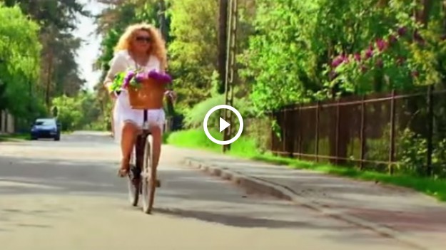 RMF Extra: Wakacyjny hit prosto od Magdy Gessler! Posłuchajcie utworu "Kuchenne rewolucje"