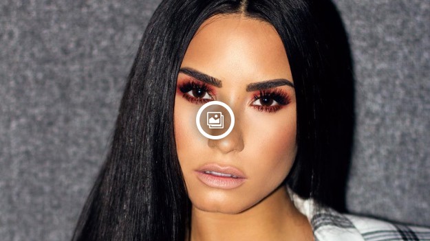 RMF Extra: Demi Lovato w sukni ślubnej! Wzięła po cichu ślub?