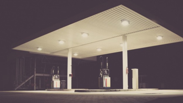 RMF Extra: Skutki niedzieli bez handlu: stacje benzynowe podnoszą ceny produktów spożywczych