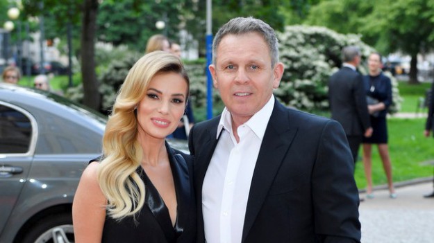 RMF Extra: Izabela Janachowska po raz pierwszy po porodzie! Zobacz jak wyglądała prezenterka 