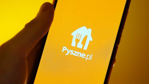 RMF Extra: "Owocowe czwartki" to już przeżytek? Jedzenie z aplikacji kolejnym benefitem dla pracowników