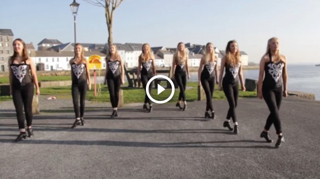 RMF Extra: Irlandki tańczą dla Eda Sheerana! Ten film widziało 3 miliony internautów! 