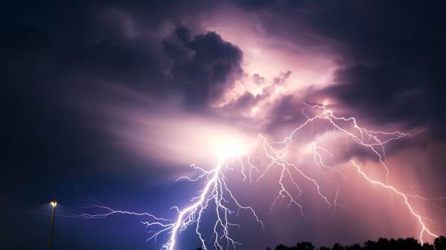 RMF Extra: Piorun uderzył w jeźdźca i konia. Zginęli na miejscu