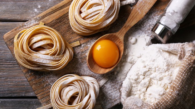 RMF Extra: Prosty domowy makaron. Przepis z semoliną i bez