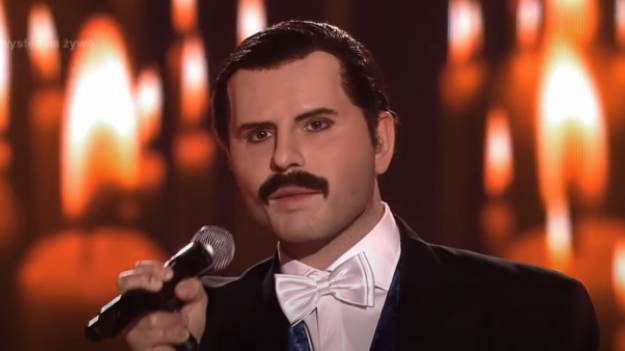 RMF Extra: "Twoja twarz brzmi znajomo". Freddie Mercury jak żywy. Sławomir zachwycił w świątecznym przeboju Queen [WIDEO]