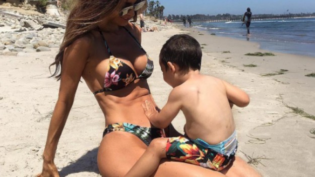 RMF Extra: Jest w 6. miesiącu ciąży i ma na brzuchu sześciopak. Jak to możliwe?