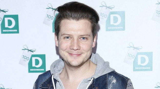 RMF Extra: Gwiazdor "Klanu" po ślubie. Jakub Tolak pokazał piękną żonę, z którą zamieszkał we własnoręcznie zbudowanym kamperze! [FOTO]