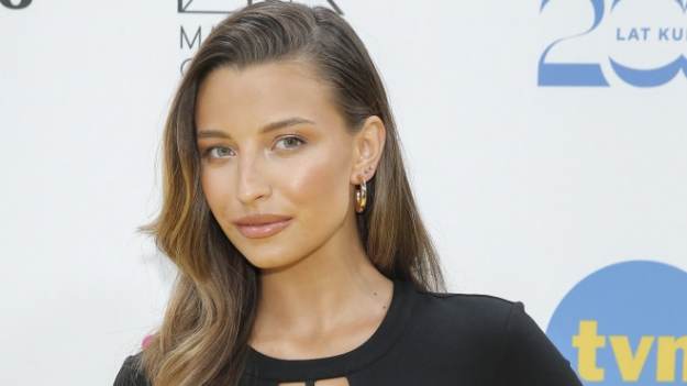 RMF Extra: Julia Wieniawa mocno skróciła włosy. "Tak jeszcze nie było". Metamorfoza aktorki robi wrażenie! [WIDEO]