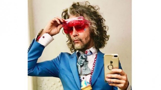 RMF Extra: Lider The Flaming Lips maluje portrety ludzką krwią