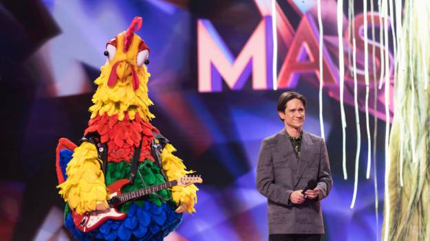 RMF Extra: "Mask Singer". Widzowie rozgryźli Koguta? Mają już niemal stuprocentową pewność, że to ta osoba 