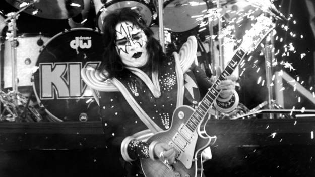 RMF Extra: Nie żyje Ace Frehley. Gitarzysta i założyciel legendarnego zespołu Kiss miał 74 lata 